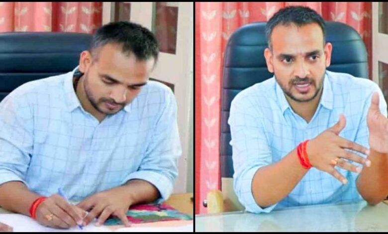 अस्पताल में नहीं था रेडियोलॉजिस्ट, DM ने  खुद किया 132 महिलाओं का अल्ट्रासाउंड