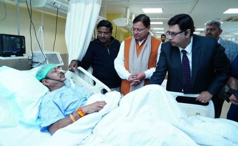 अचानक बिगड़ी आबकारी सचिव की तबीयत, अस्पताल पहुंच CM धामी ने जाना हाल अचानक बिगड़ी आबकारी सचिव की तबीयत, अस्पताल पहुंच CM धामी ने जाना हाल