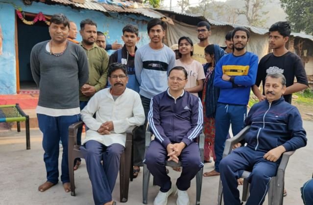 मॉर्निंग वॉक के दौरान CM धामी ने आमजन से की मुलाकात, सरकार की योजनाओं का लिया फीडबैक मॉर्निंग वॉक के दौरान CM धामी ने आमजन से की मुलाकात, सरकार की योजनाओं का लिया फीडबैक