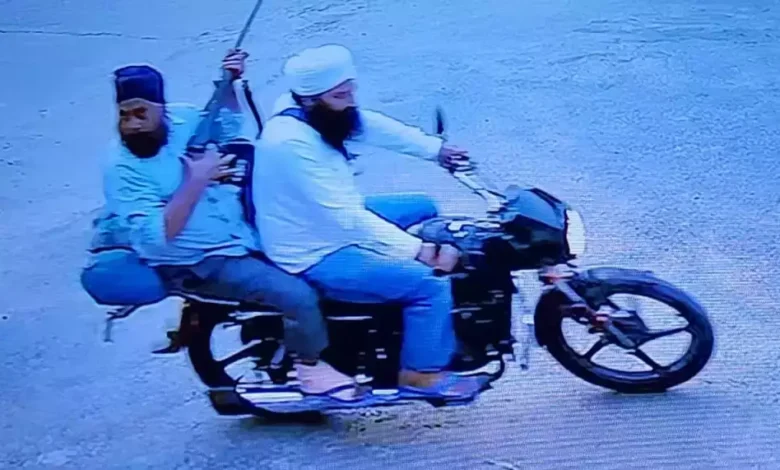 नानकमत्ता साहिब गुरुद्वारे में बाबा तरसेम सिंह की गोली मारकर हत्या, मचा हड़कंप , देखिए वीडियो नानकमत्ता साहिब गुरुद्वारे में बाबा तरसेम सिंह की गोली मारकर हत्या, मचा हड़कंप , देखिए वीडियो