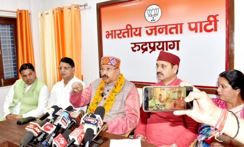 कैबिनेट मंत्री महाराज ने रखा सरकार की उपलब्धियां का ब्यौरा कैबिनेट मंत्री महाराज ने रखा सरकार की उपलब्धियां का ब्यौरा