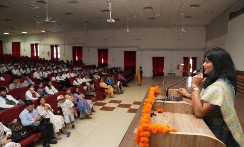 Uttarakhand: एसजीआरआरयू में अन्तर्राष्ट्रीय शोध विषयों पर हुआ मंथन Uttarakhand: एसजीआरआरयू में अन्तर्राष्ट्रीय शोध विषयों पर हुआ मंथन