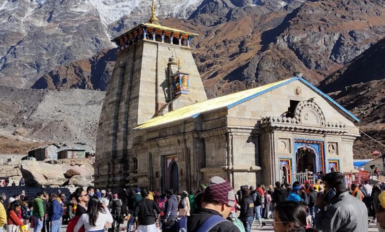 केदारनाथ में शुरू हो गए गर्भगृह से दर्शन