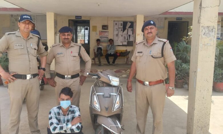 वाहन चोर चढा दून पुलिस के हत्थे वाहन चोर चढा दून पुलिस के हत्थे