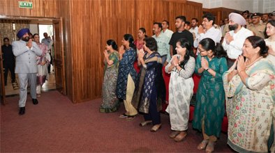 राजभवन में आयोजित किया गया परिवार मिलन कार्यक्रम राजभवन में आयोजित किया गया परिवार मिलन कार्यक्रम