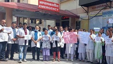 महिला रेजिडेंट डॉक्टर की दुष्कर्म के बाद हत्या का डॉक्टरों ने  किया कड़ा विरोध