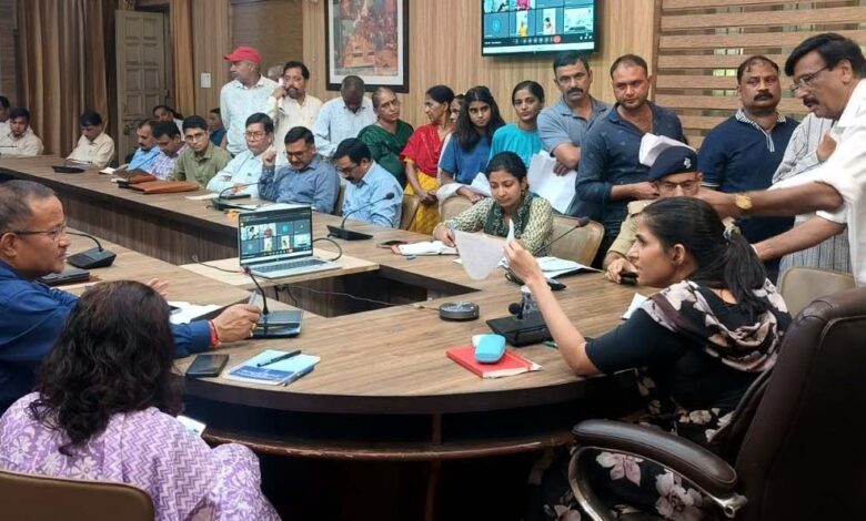 जिलाधिकारी की अध्यक्षता में जनसुनवाई का आयोजन