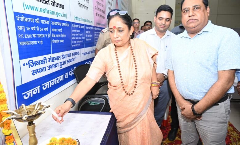शैलशिल्पी पराक्रम दिवस समारोह का आयोजन शैलशिल्पी पराक्रम दिवस समारोह का आयोजन