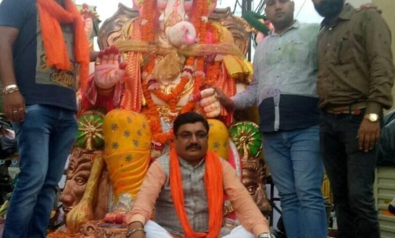 गणेश उत्सव: गाजे-बाजे के साथ पंडालों में विराजे विघ्नहर्ता