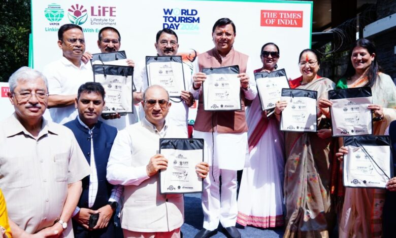 सीएम ने किया कार गार्बेज इको फ्रेंडली बैग वितरण अभियान का शुभारंभ सीएम ने किया कार गार्बेज इको फ्रेंडली बैग वितरण अभियान का शुभारंभ