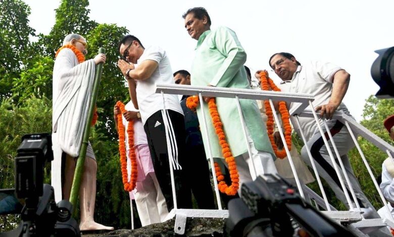 केंद्रीय मंत्री रिजिजू उत्तराखंड दौरे पर ,  स्वच्छता अभियान में  लिया  भाग केंद्रीय मंत्री रिजिजू उत्तराखंड दौरे पर ,  स्वच्छता अभियान में  लिया  भाग