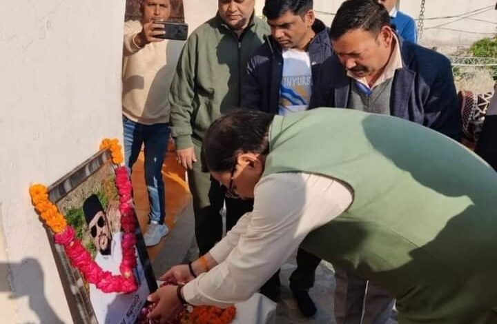 मुख्यमंत्री ने अर्पित की श्रद्धांजलि मुख्यमंत्री ने अर्पित की श्रद्धांजलि