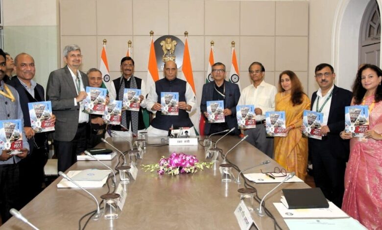 रक्षा मंत्री ने जारी किया द्विवार्षिक हिंदी पत्रिका ‘सशक्त भारत’ का पहला संस्करण