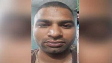गैंगस्टर ने पुलिस पर की फायरिंग, जवाबी कार्रवाई में घायल