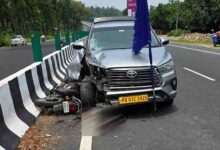 देहरादून: पांवटा रोड पर इनोवा और बाइक की भीषण टक्कर, एक युवक की मौत, बच्चा घायल