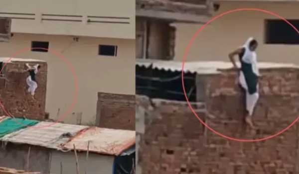 होटल में प्रेमी के साथ पहुंची महिला, पति ने पुलिस बुलाई, छत से कूदकर हुई फरार होटल में प्रेमी के साथ पहुंची महिला, पति ने पुलिस बुलाई, छत से कूदकर हुई फरार