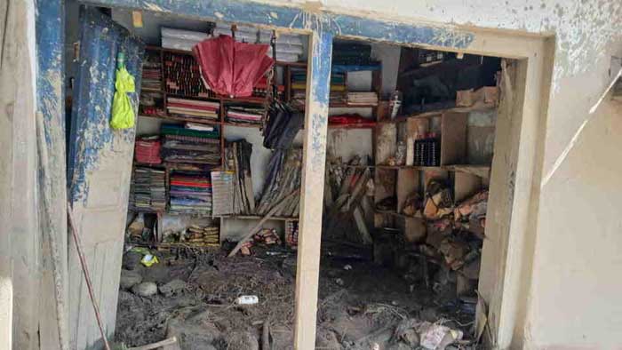 चमोली आपदा: थराली में 90 परिवार प्रभावित, कई लोग बेघर चमोली आपदा: थराली में 90 परिवार प्रभावित, कई लोग बेघर