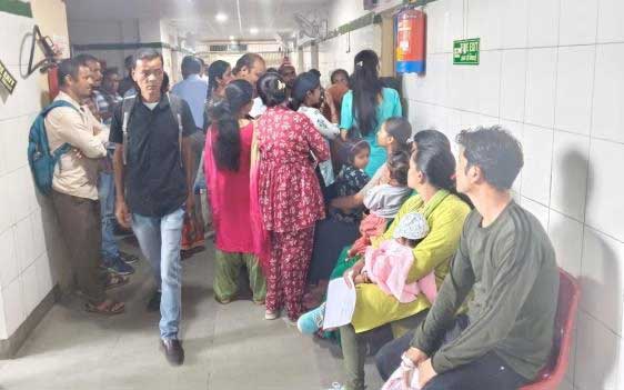 जिला अस्पताल में उमड़ी मरीजों की भीड़, ओपीडी 700 पार