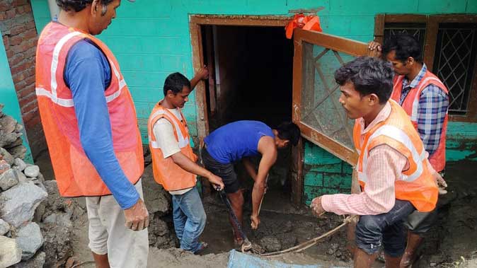 बारिश के बाद थराली कस्बा आपदा की दृष्टि से संवेदनशील हो गया है। बारिश के बाद थराली कस्बा आपदा की दृष्टि से संवेदनशील हो गया है।