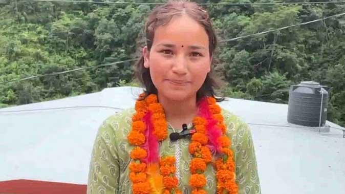 बीटेक पास 22 साल की साक्षी बनीं कुई गांव की प्रधान बीटेक पास 22 साल की साक्षी बनीं कुई गांव की प्रधान