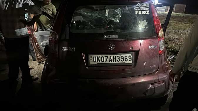 रामनगर में कार को बचाने के चक्कर में पलटी रोडवेज बस, 18 यात्री घायल