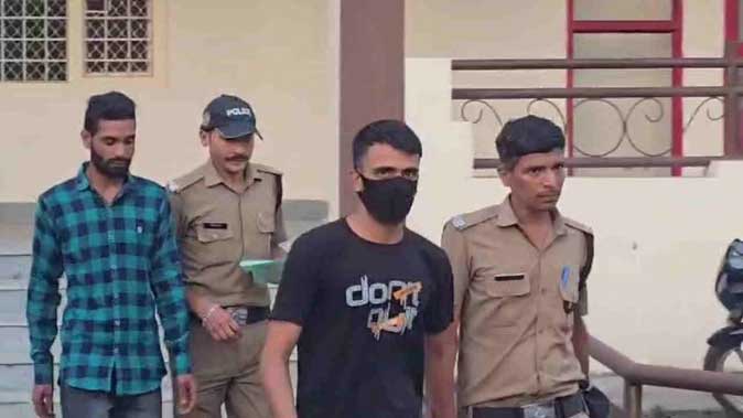 देहरादून: चर्चित मोती हत्याकांड में दोनों आरोपी दोषमुक्त, पुलिस की फर्जी कहानी फेल देहरादून: चर्चित मोती हत्याकांड में दोनों आरोपी दोषमुक्त, पुलिस की फर्जी कहानी फेल