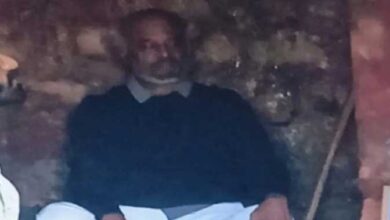 सुपरस्टार रजनीकांत की आस्था का केंद्र — द्वाराहाट की गुफा में फिर डूबे ध्यान में सुपरस्टार रजनीकांत की आस्था का केंद्र — द्वाराहाट की गुफा में फिर डूबे ध्यान में