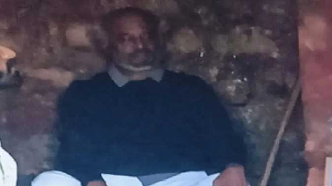 सुपरस्टार रजनीकांत की आस्था का केंद्र — द्वाराहाट की गुफा में फिर डूबे ध्यान में