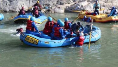 राफ्टिंग गाइडों के लिए प्राथमिक चिकित्सा प्रशिक्षण अनिवार्य