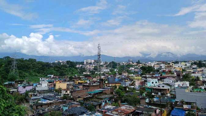 केमठ गांव में चारापत्ती लेने खेत गई महिला पर भालू का हमला, गंभीर हालत में अस्पताल में भर्ती