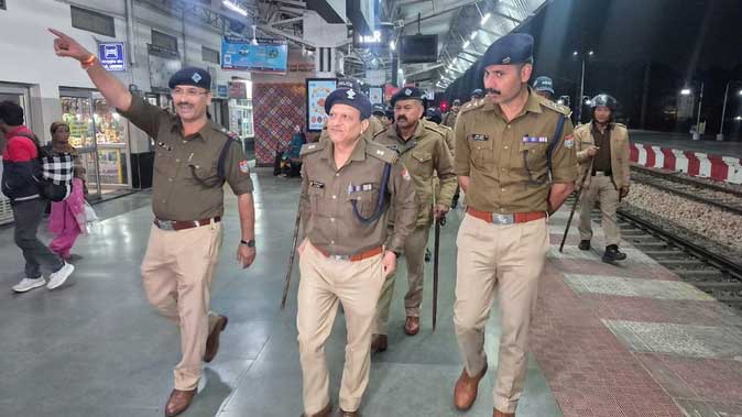 सुप्रीम फैसले से पहले बनभूलपुरा में अलर्ट, रेलवे भूमि अतिक्रमण पर प्रशासन की सख्त तैयारियां सुप्रीम फैसले से पहले बनभूलपुरा में अलर्ट, रेलवे भूमि अतिक्रमण पर प्रशासन की सख्त तैयारियां