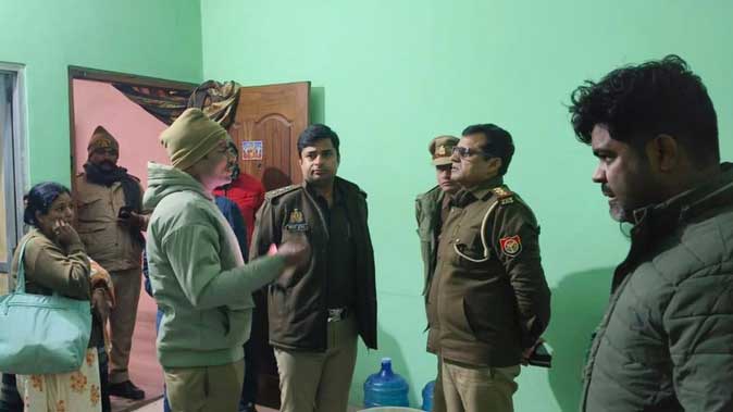 वाराणसी में हृदयविदारक घटना: पिता का निधन, बेटी की हालत गंभीर