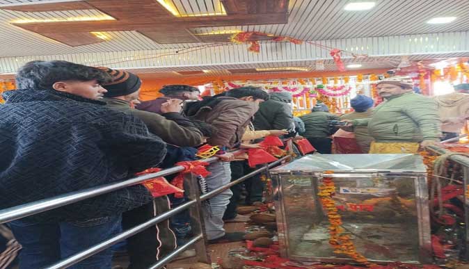 नववर्ष पर पूर्णागिरि धाम में उमड़े श्रद्धालु, 35 हजार से अधिक ने लगाई हाजिरी