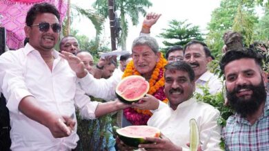 फल पार्टी भी नहीं मिटा सकी कांग्रेस की खटास, बड़े नेता रहे नदारद