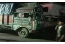 जन्मदिन मनाकर लौट रहे युवकों की स्कूटी ट्रक से टकराई, एक गंभीर घायल